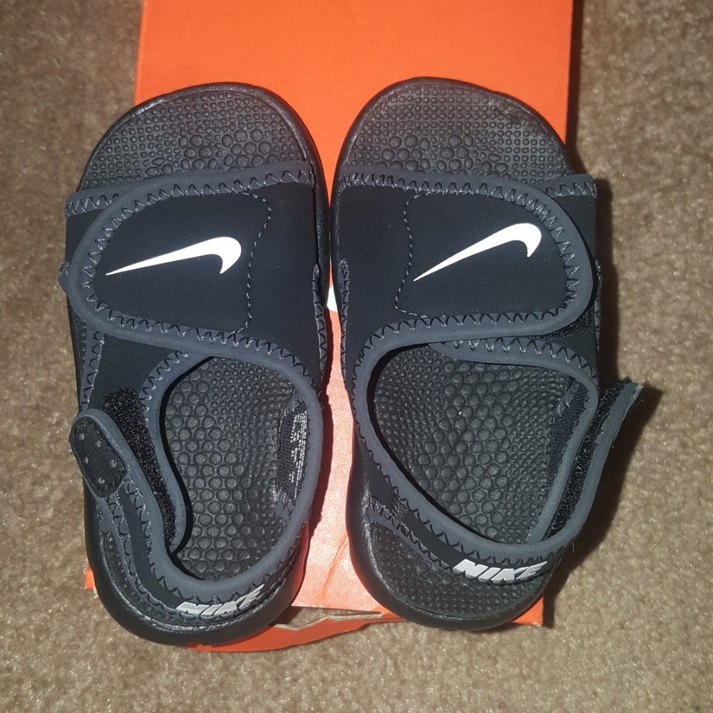 Toddler nikes sandals